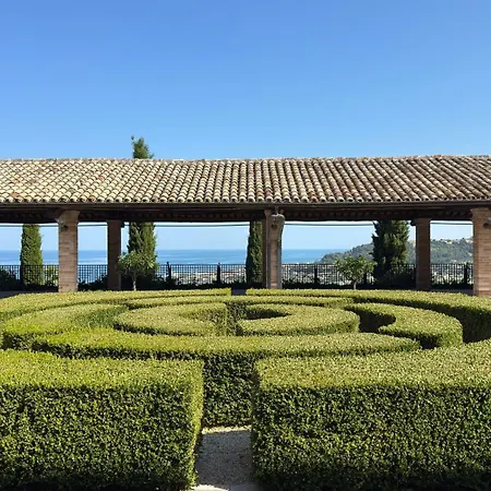 Dimora Aura 3* Cupra Marittima