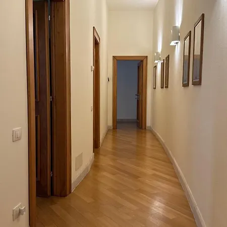 Dimora Aura לינה וארוחת בוקר 3*